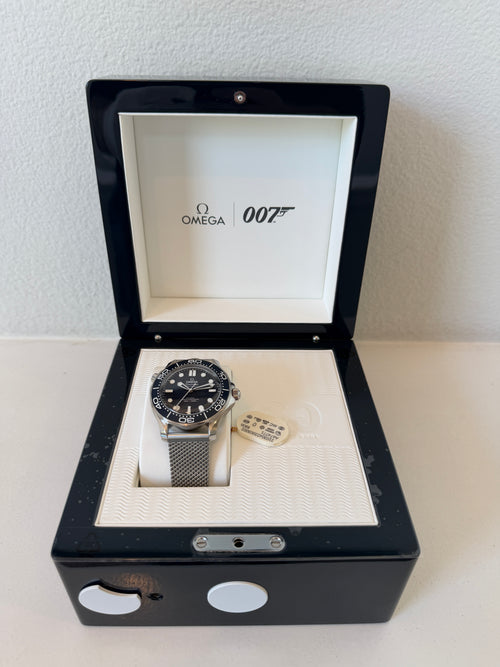 Omega Seamaster James Bond